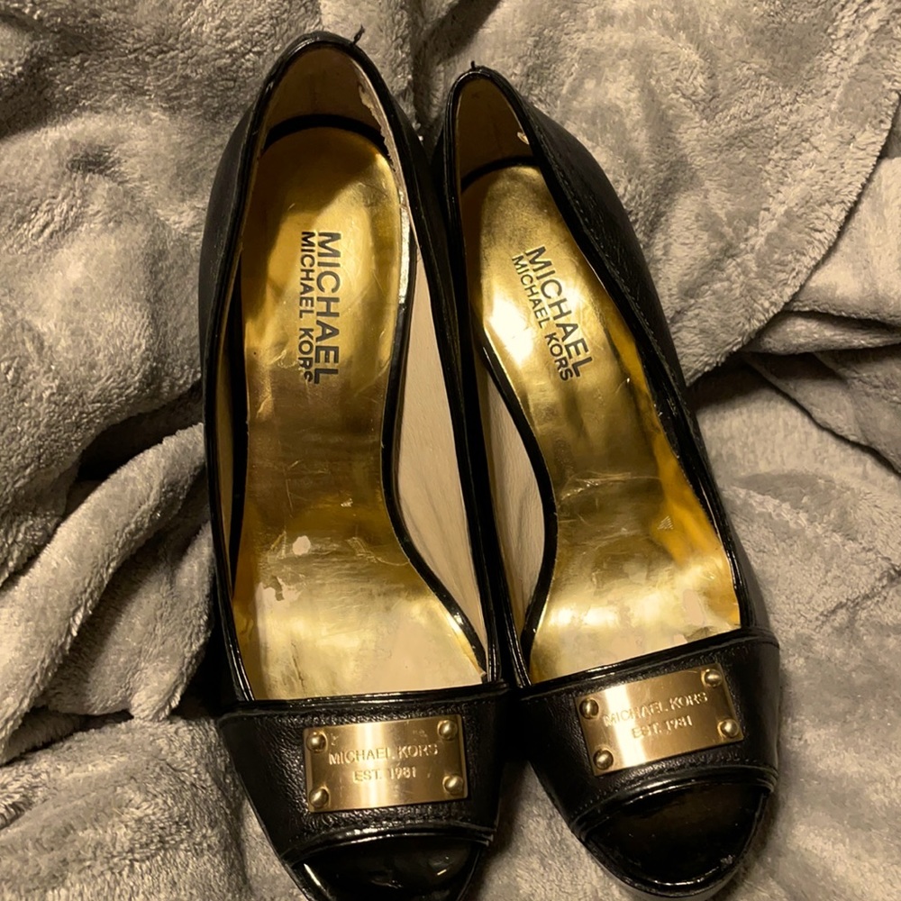 Michael Kors Black leather Gold Plated Logo